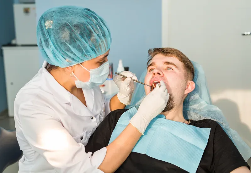 How to Find the Best Dental Implant Clinic Near You